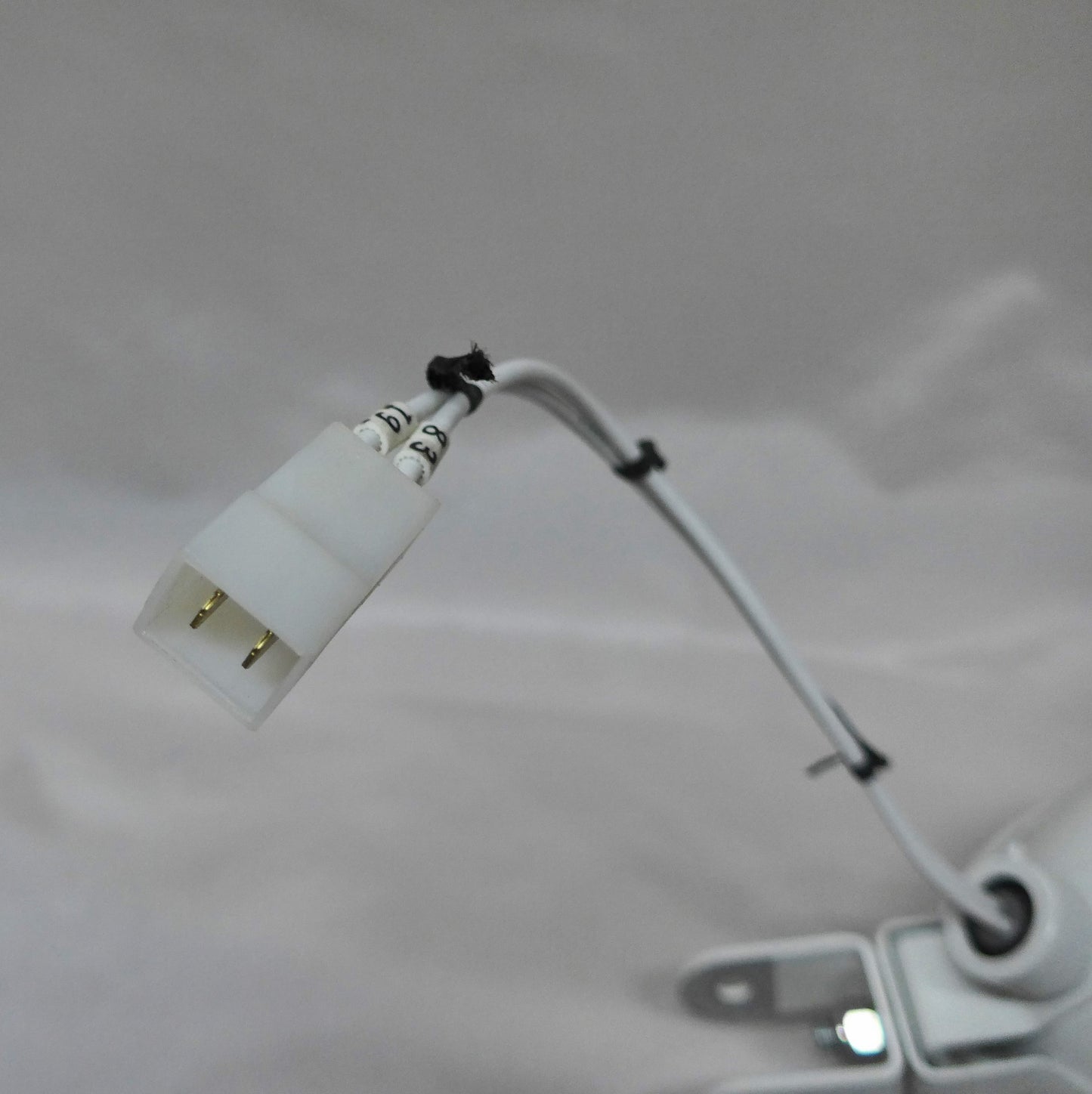 Fixed Landing Light Assembly - A715-1 - 12V (A/R)