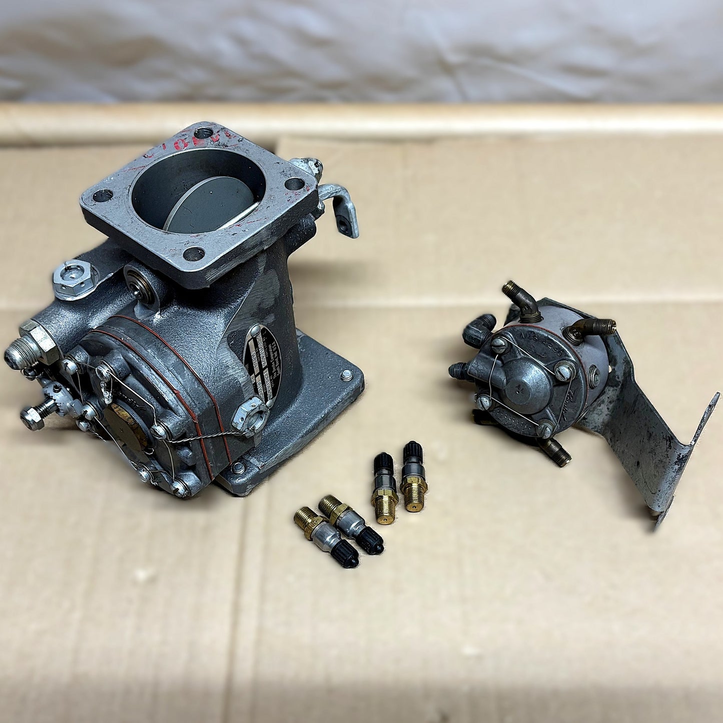 Bendix Servo Fuel Injector RSA-5AD1 & Flow Divider (A/R)