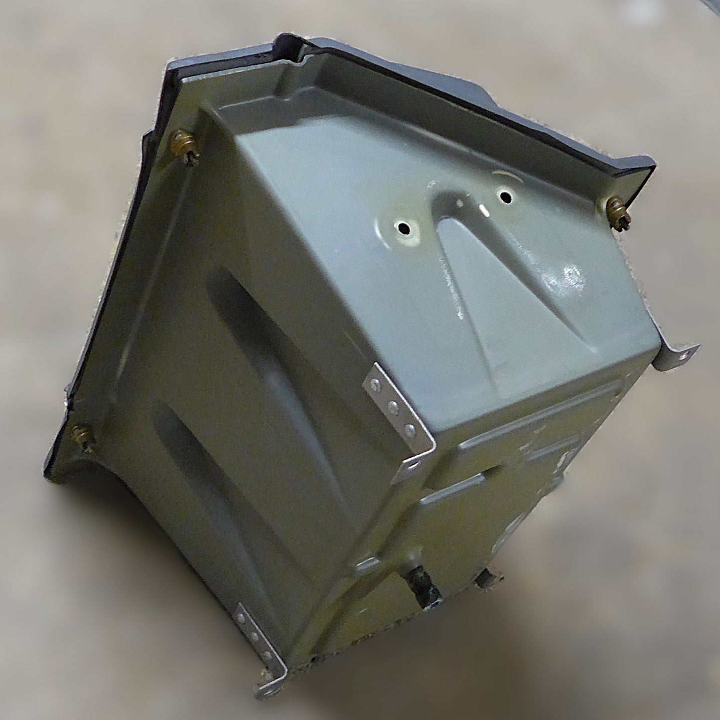 Plastic Battery Box & Cover Assembly - PA28/PA32 (A/R)