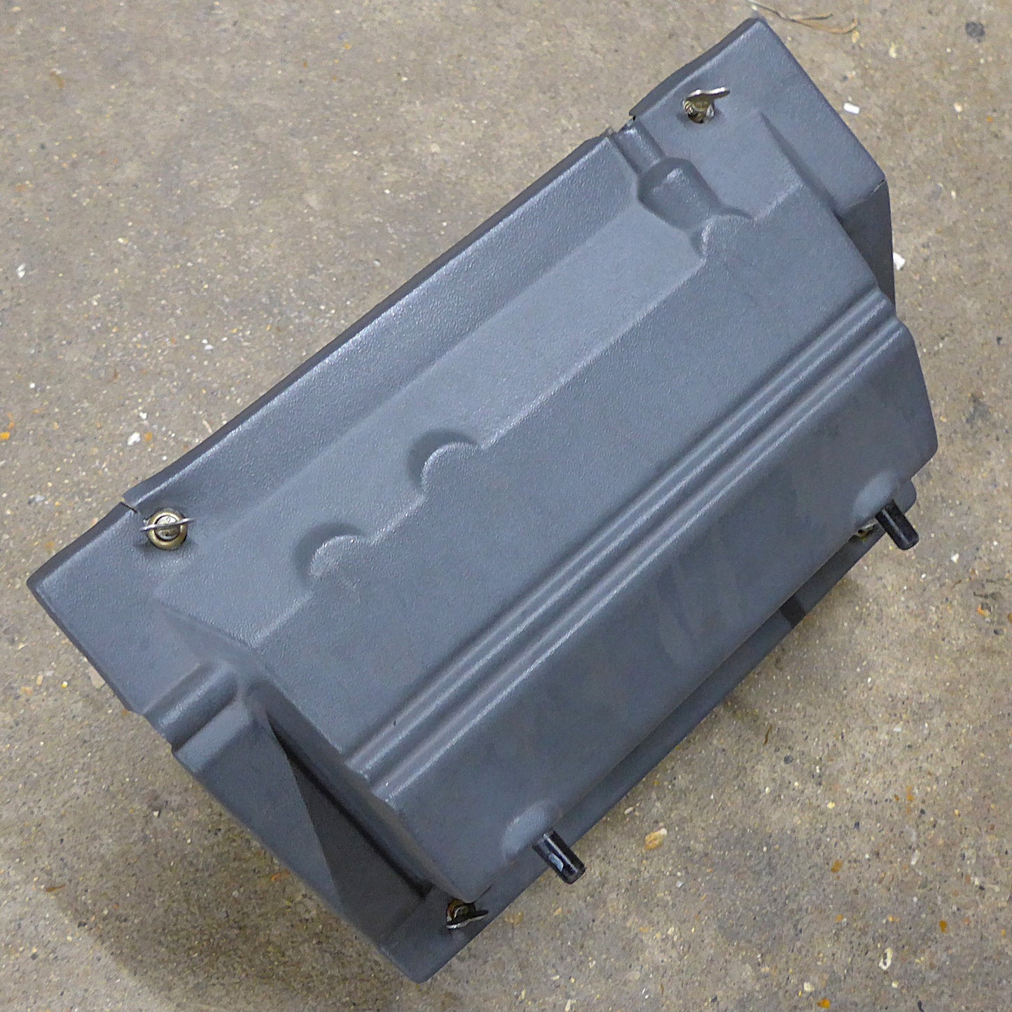 Plastic Battery Box & Cover Assembly - PA28/PA32 (A/R)