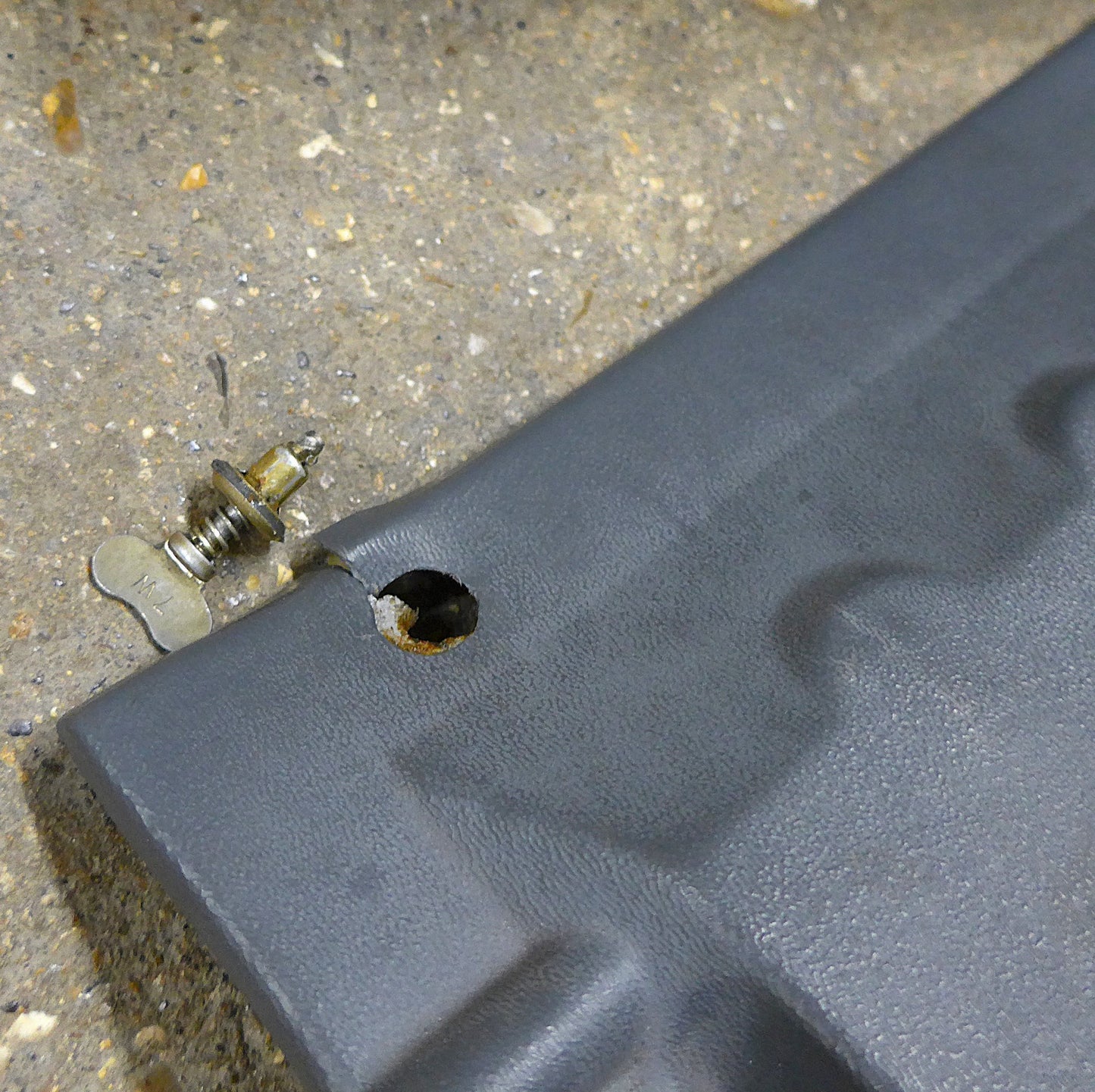 Plastic Battery Box & Cover Assembly - PA28/PA32 (A/R)