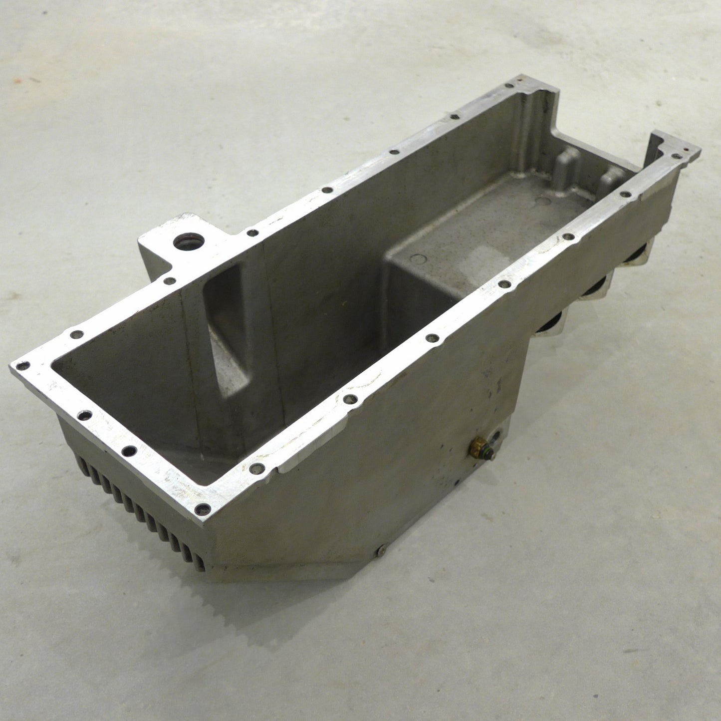 Sump Machined 3300 With Induction (Integral plenum) (A/R)
