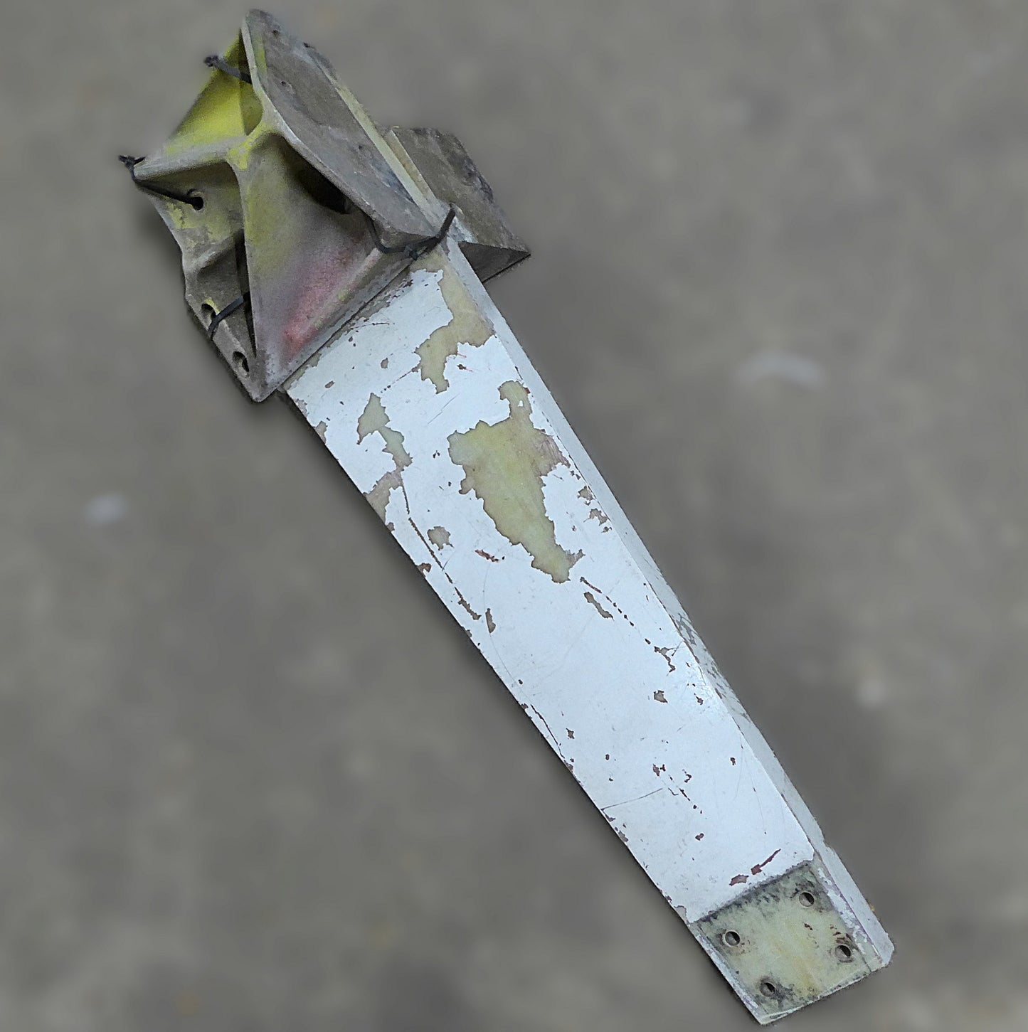 Wheel Strut - Port (A/R)
