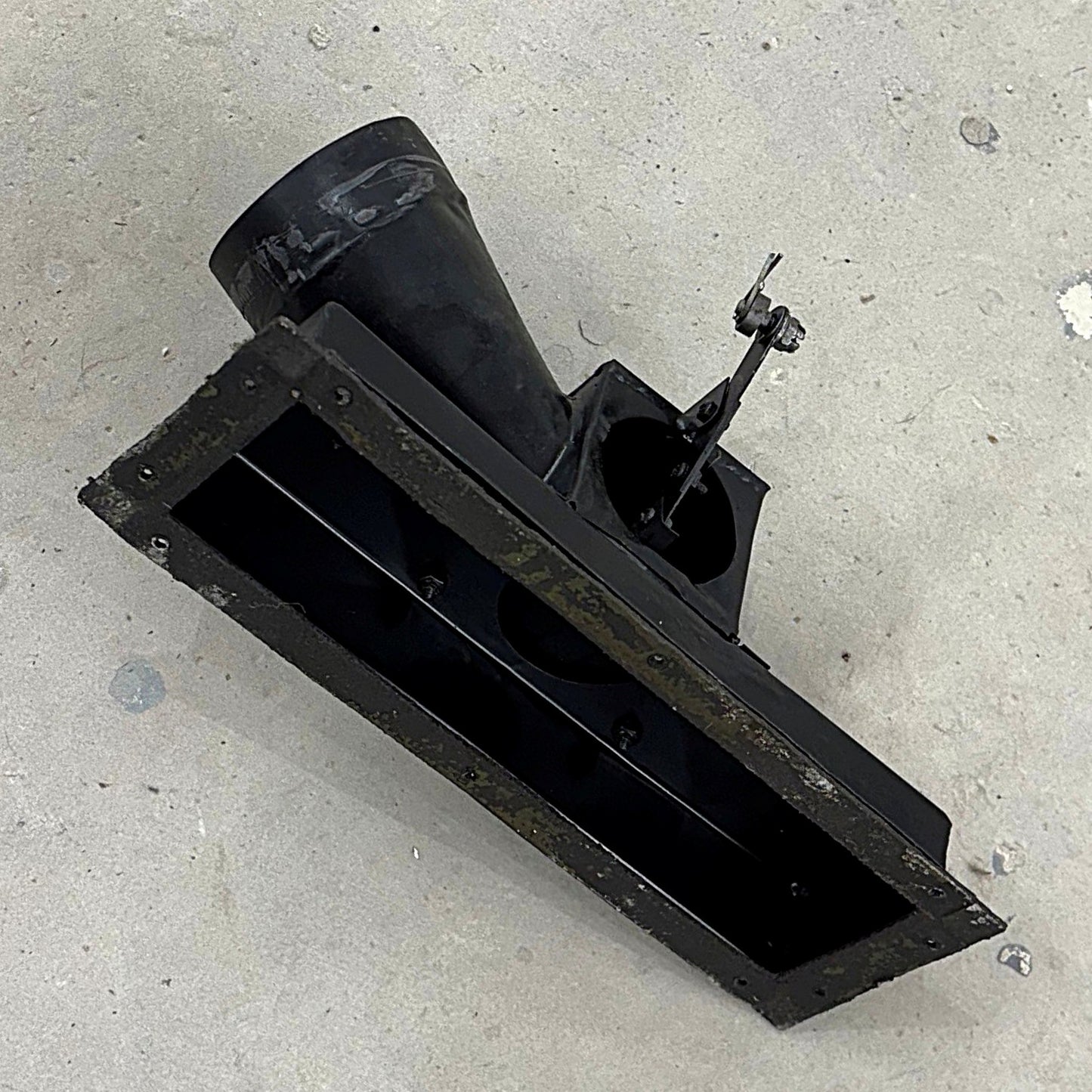 Box Assembly - Distrtibutor, Cabin Heat - PA28 (A/R)