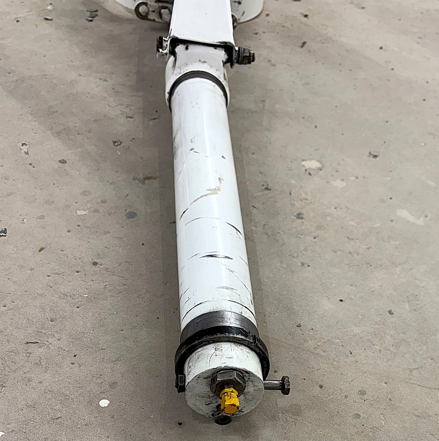 Strut & Fork Assembly - Nose Wheel (A/R)