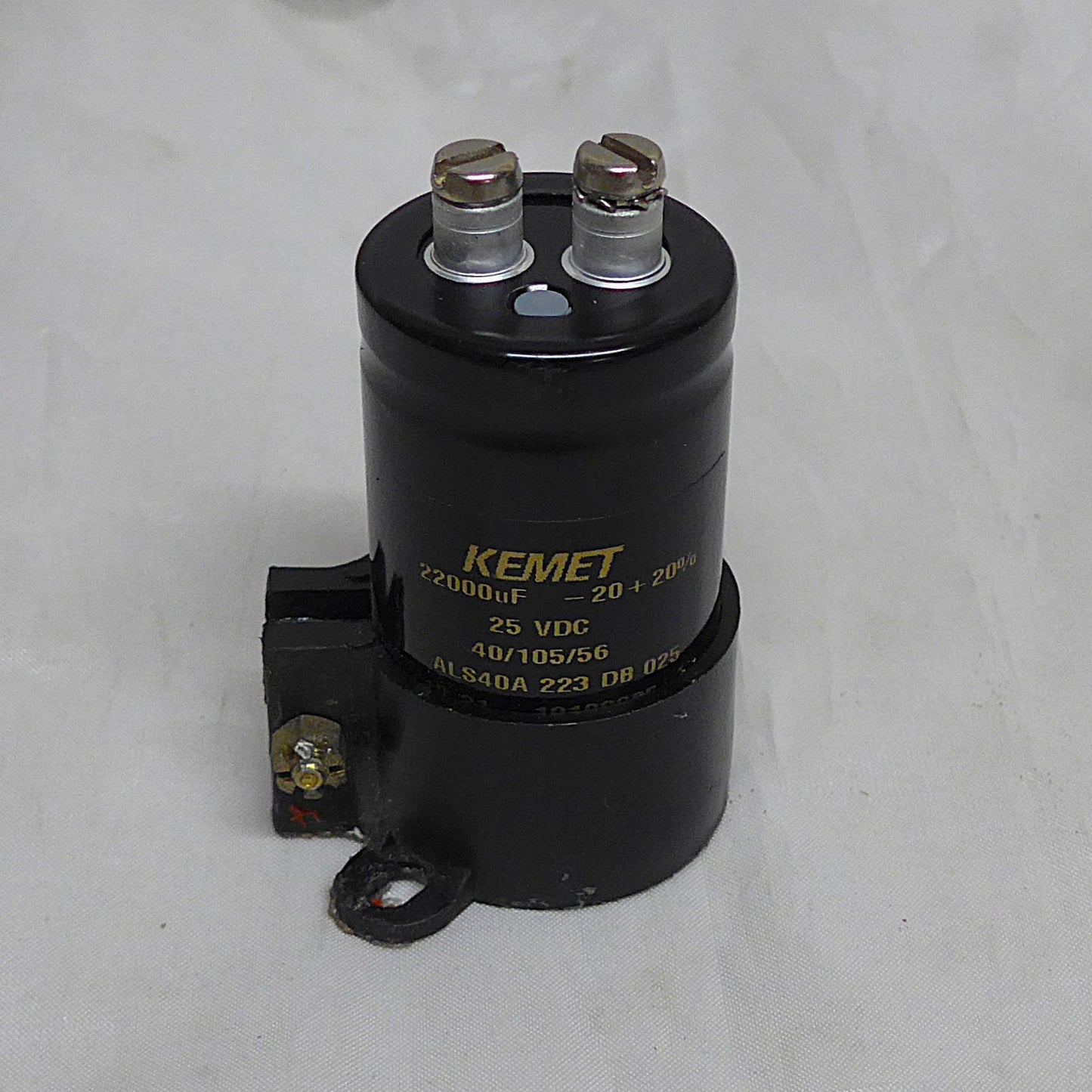 KEMET Capacitor 22000uF 25VDC & Plastic Holder (A/R)