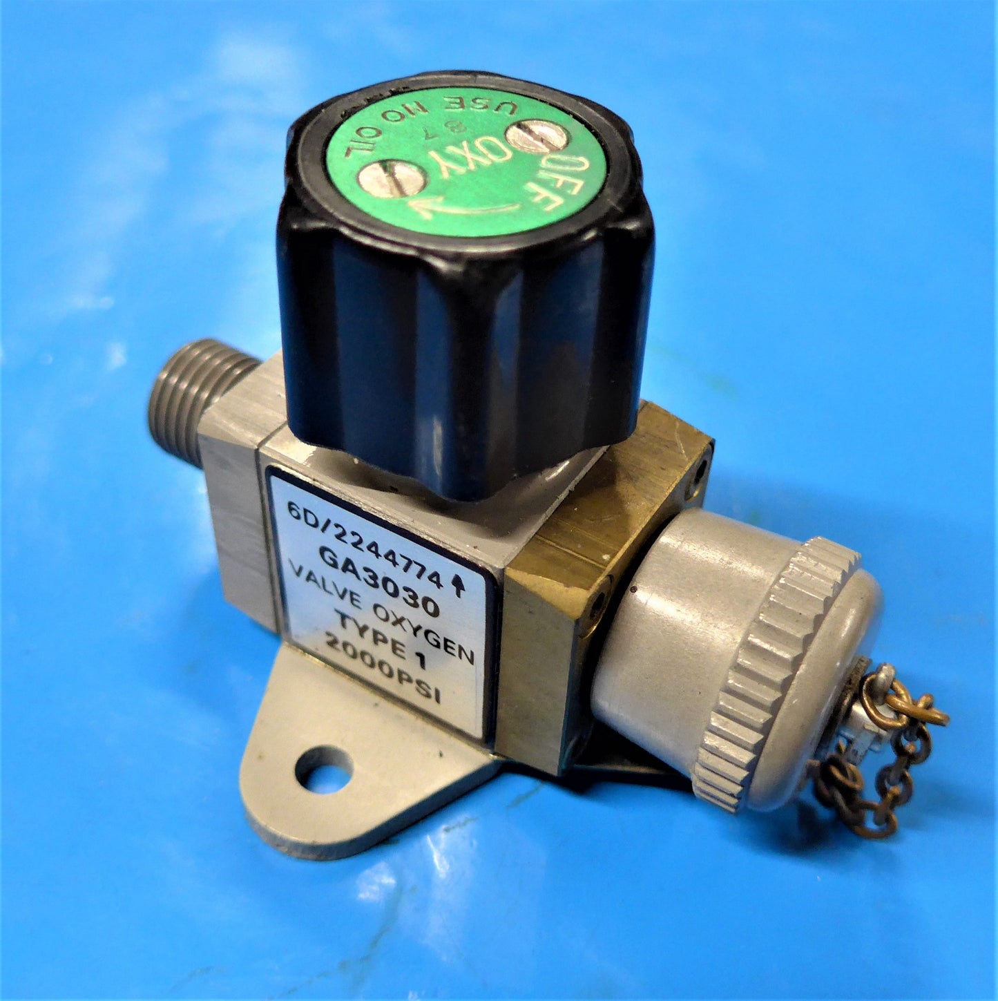 Oxygen Valve 6D/2244774 - Type 1 - 2000PSI (A/R)