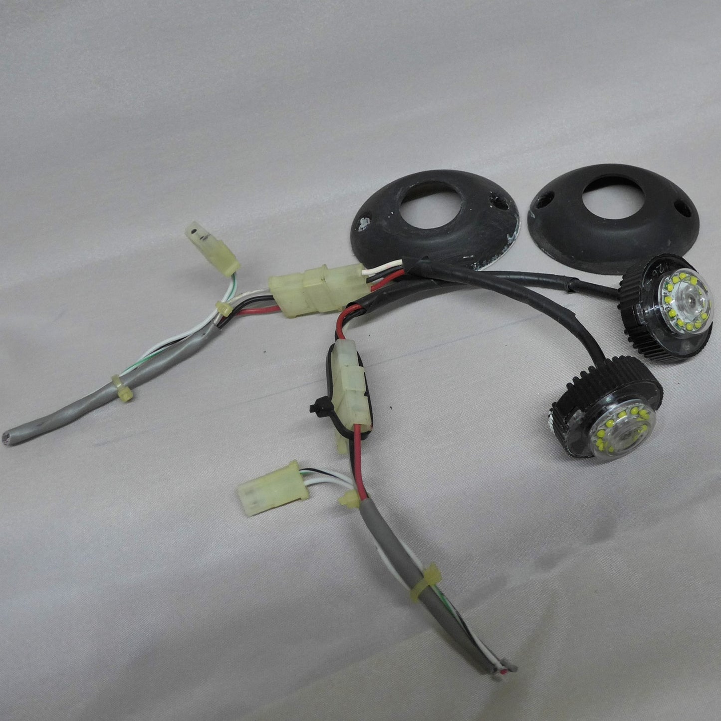 Round 12V Wing Tip LED Lights - Pair (A/R)