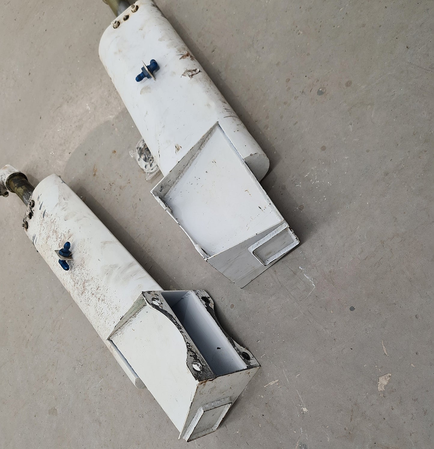 Main Gear Legs Pair - Minicab JB01 Std - Spares or Repairs (A/R)