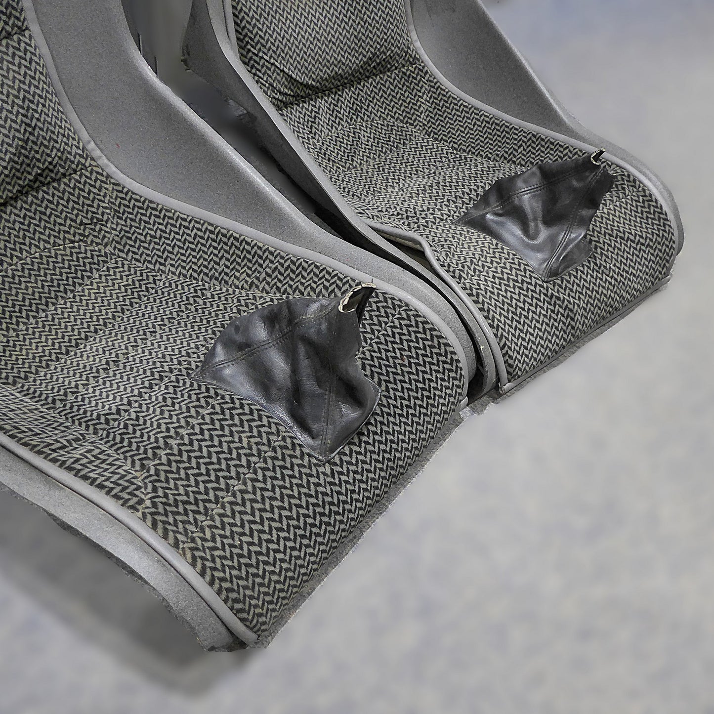Seat Pair - MCR-01 Ban-Bi (A/R)