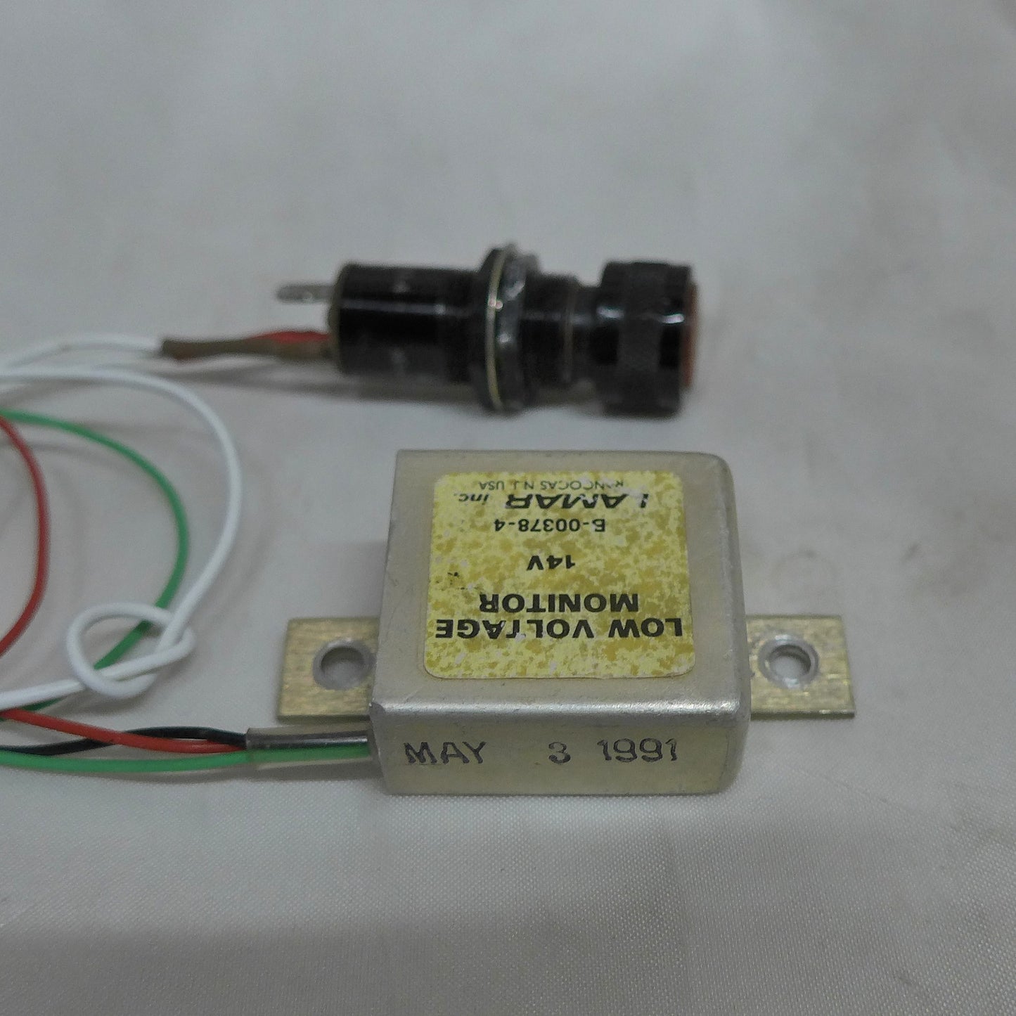 Low Voltage Warning Indicator (A/R)