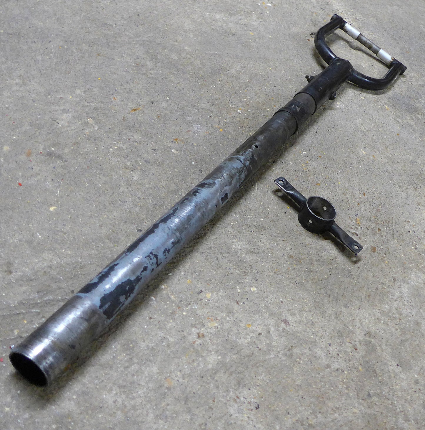 Nose Gear Fork & Strtut Assembly (A/R)