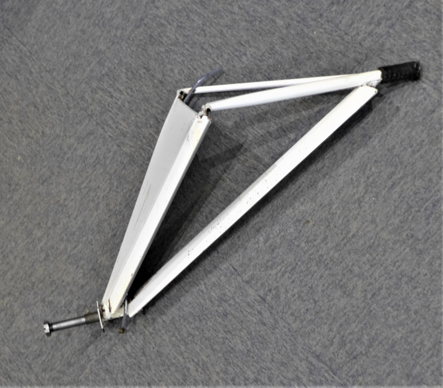 Main Gear Leg -Port- Avid Aerobat (A/R)