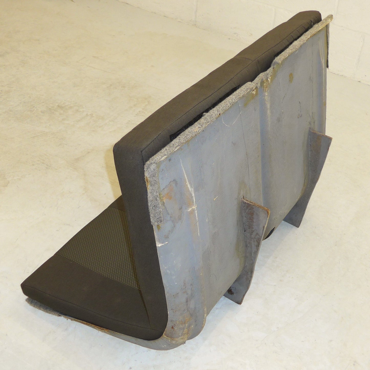 Cloth Seat Cushions/Fibreglass Base - Avid Hauler (A/R)