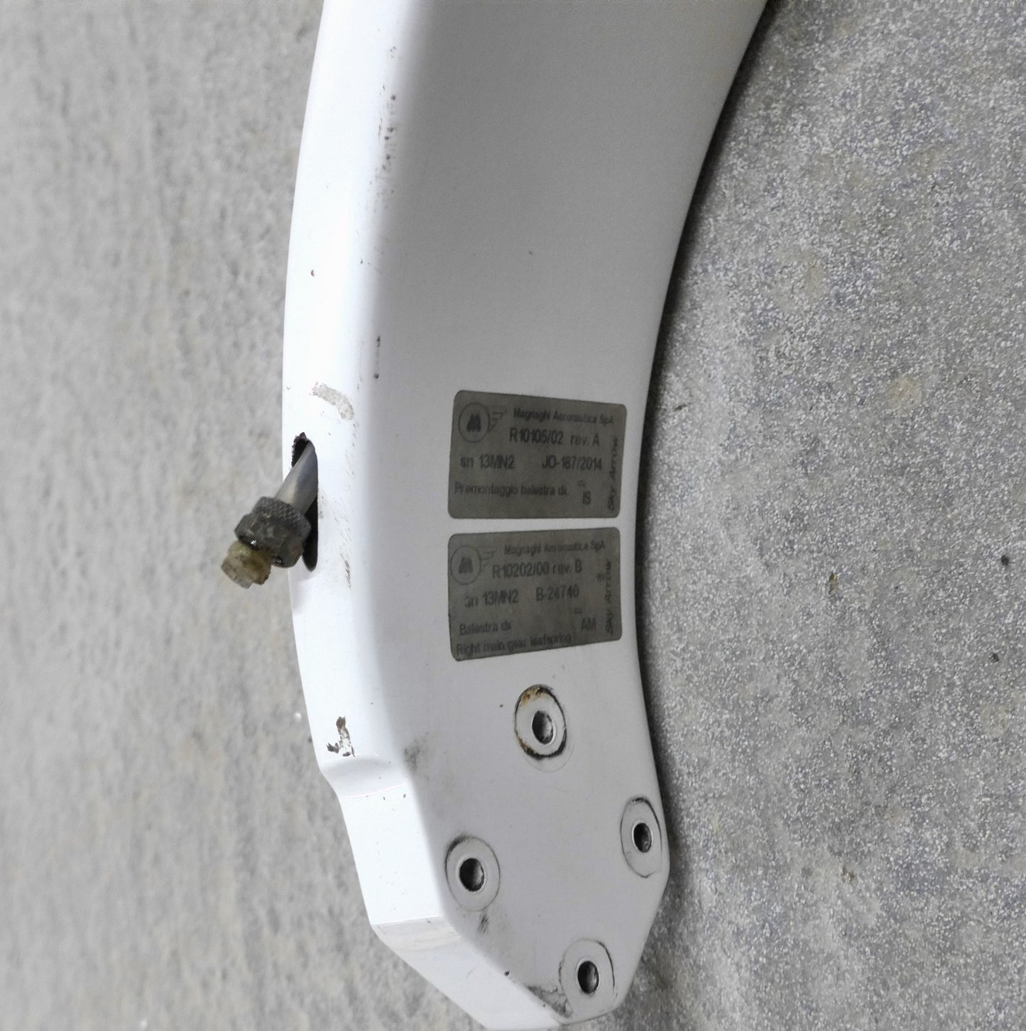 Right & Left Main Gear Pair - 650TCNS (A/R)