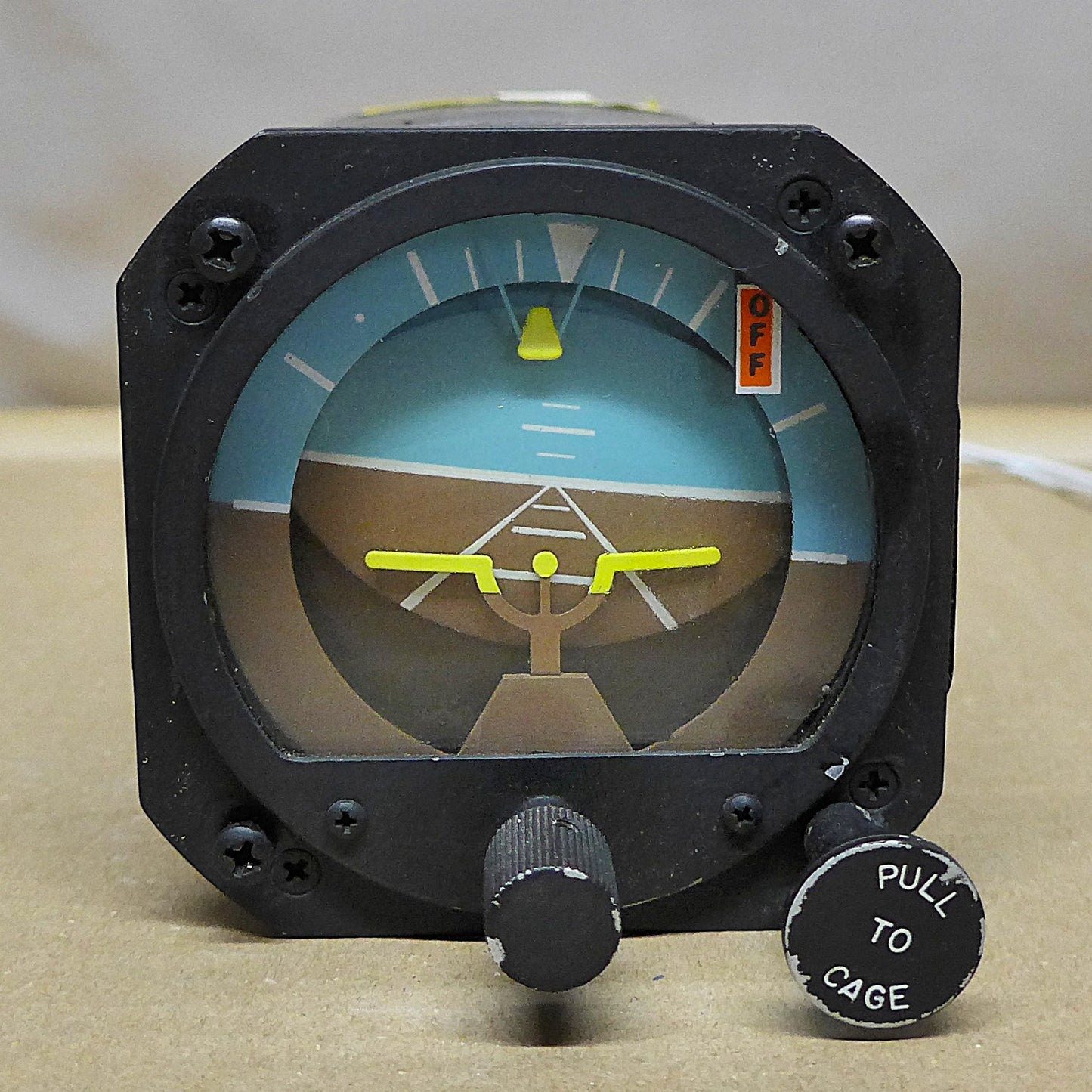 R.C.Allen Indicator Gyro Attitude (A/R)