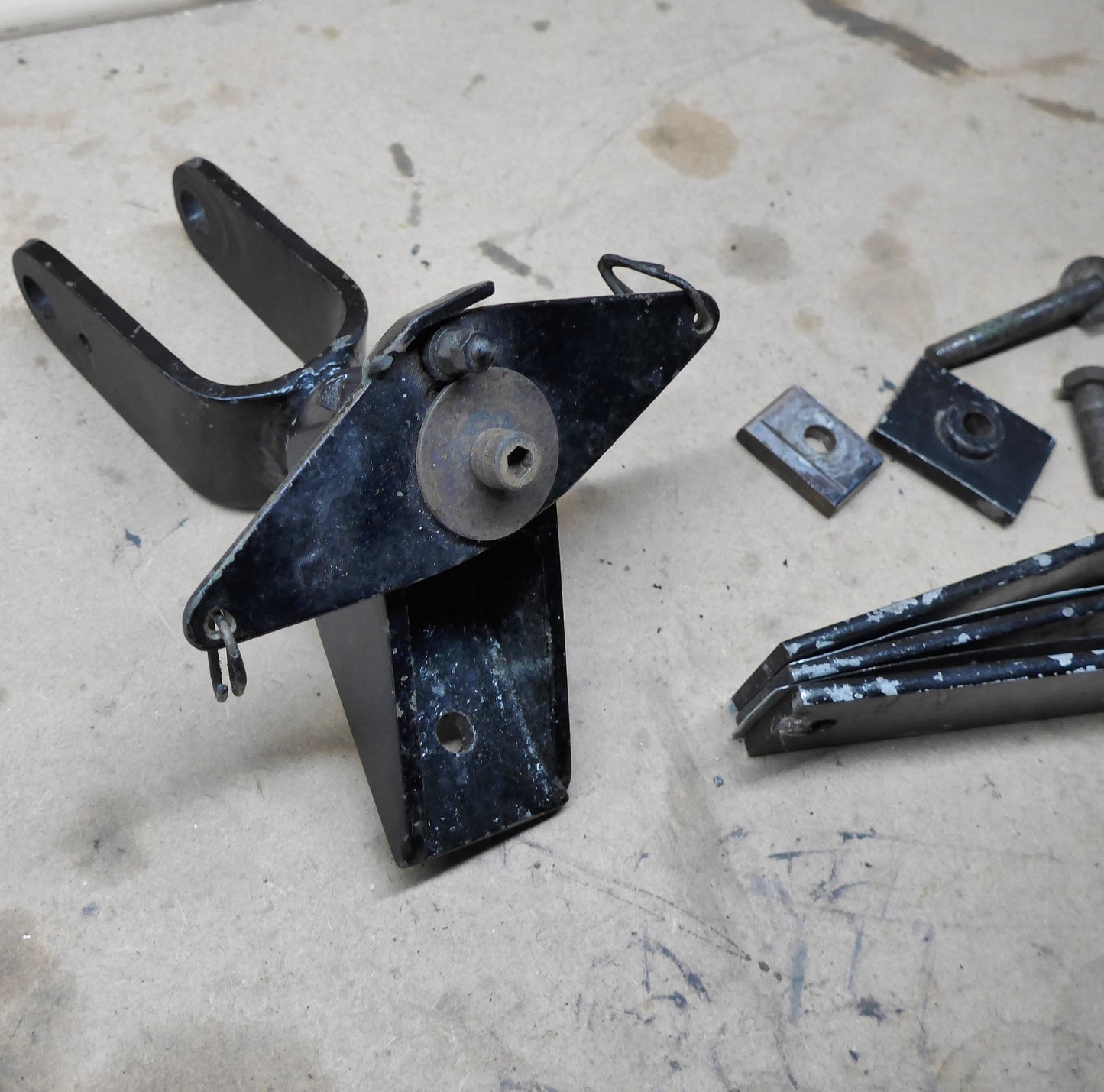 Tailwheel Spring, Swivel Block, Steer Horn & Fork Assy (A/R)
