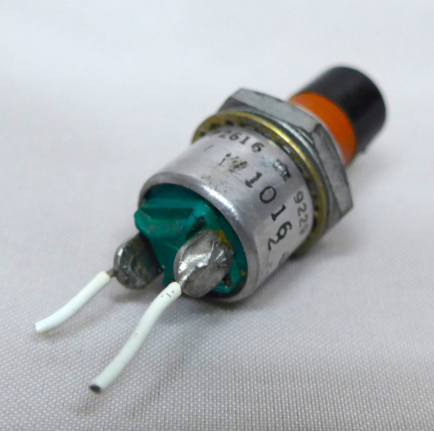 Pushbutton Switch (A/R)