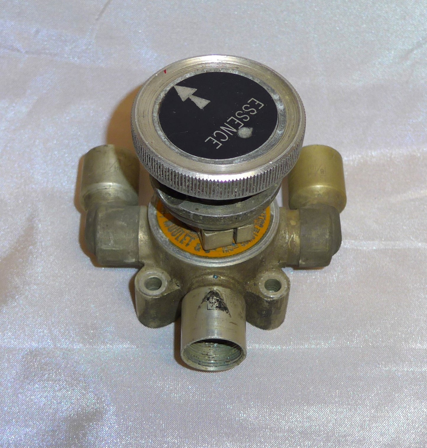 Fuel Valve - 3 Way - Martin, Moulet & Cie (A/R)