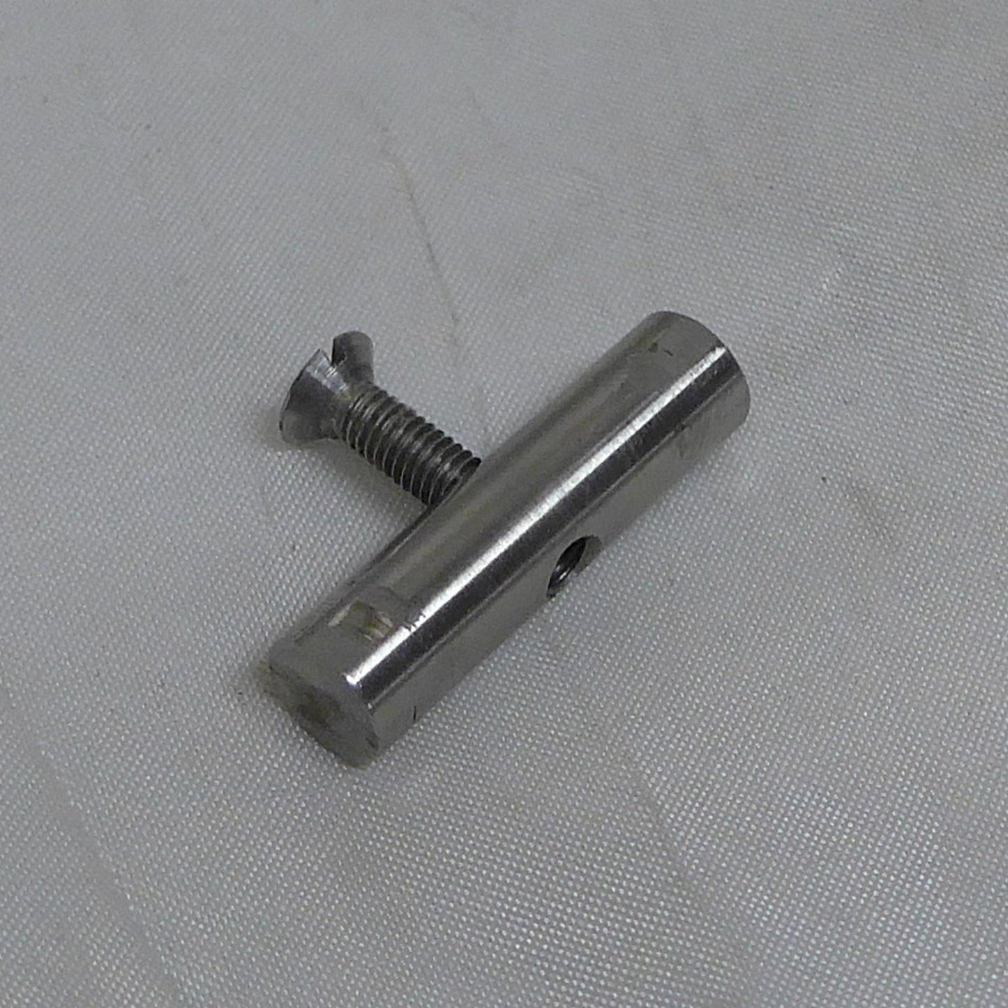 Flap Drive Pin Assembly - Kestrel 19 (A/R)