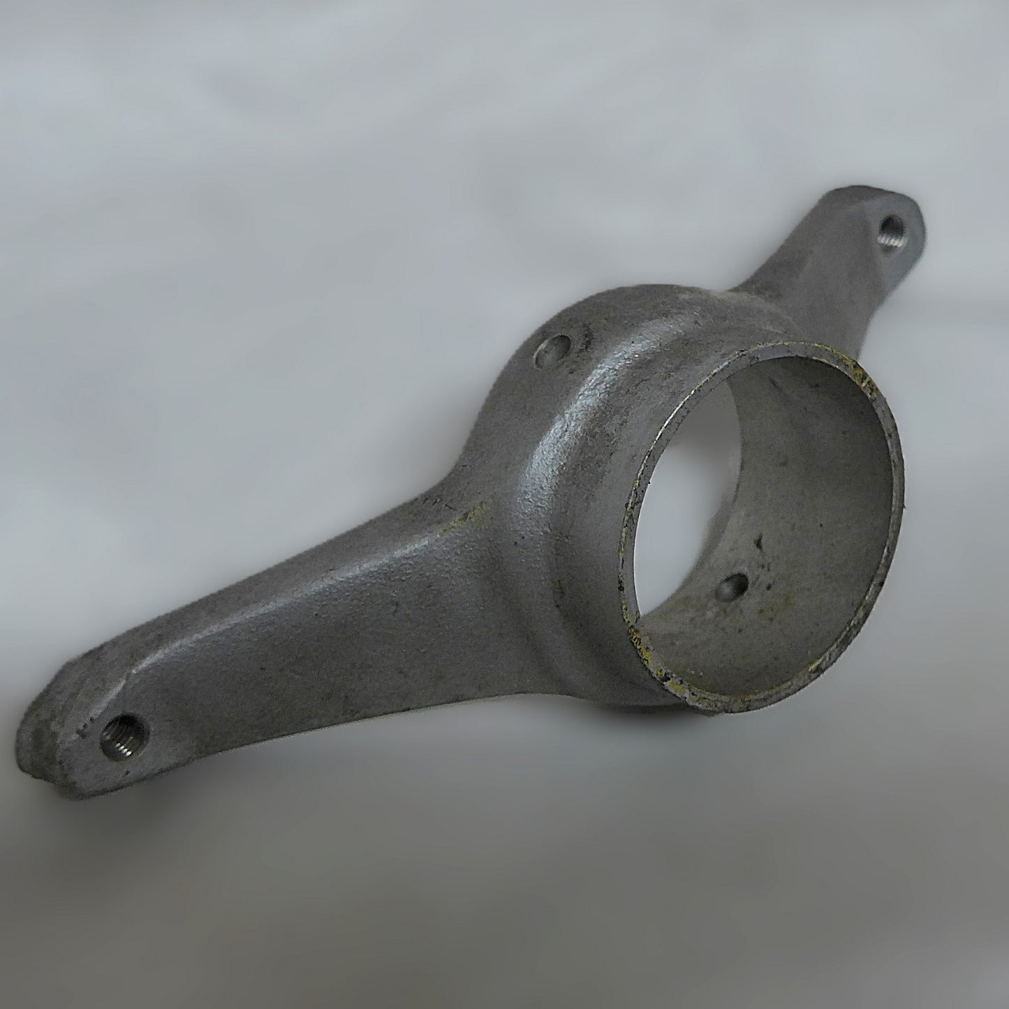 Nose Wheel Retainer/Spat Bracket (A/R)
