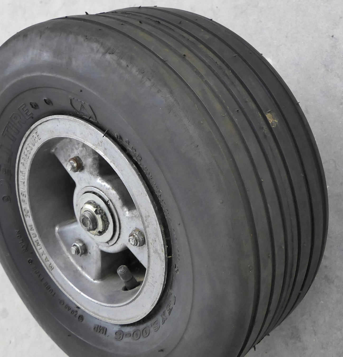 Main Wheel, Axle, Disc & Tyre - 6.00 x 6 Marc Ingegno (A/R)