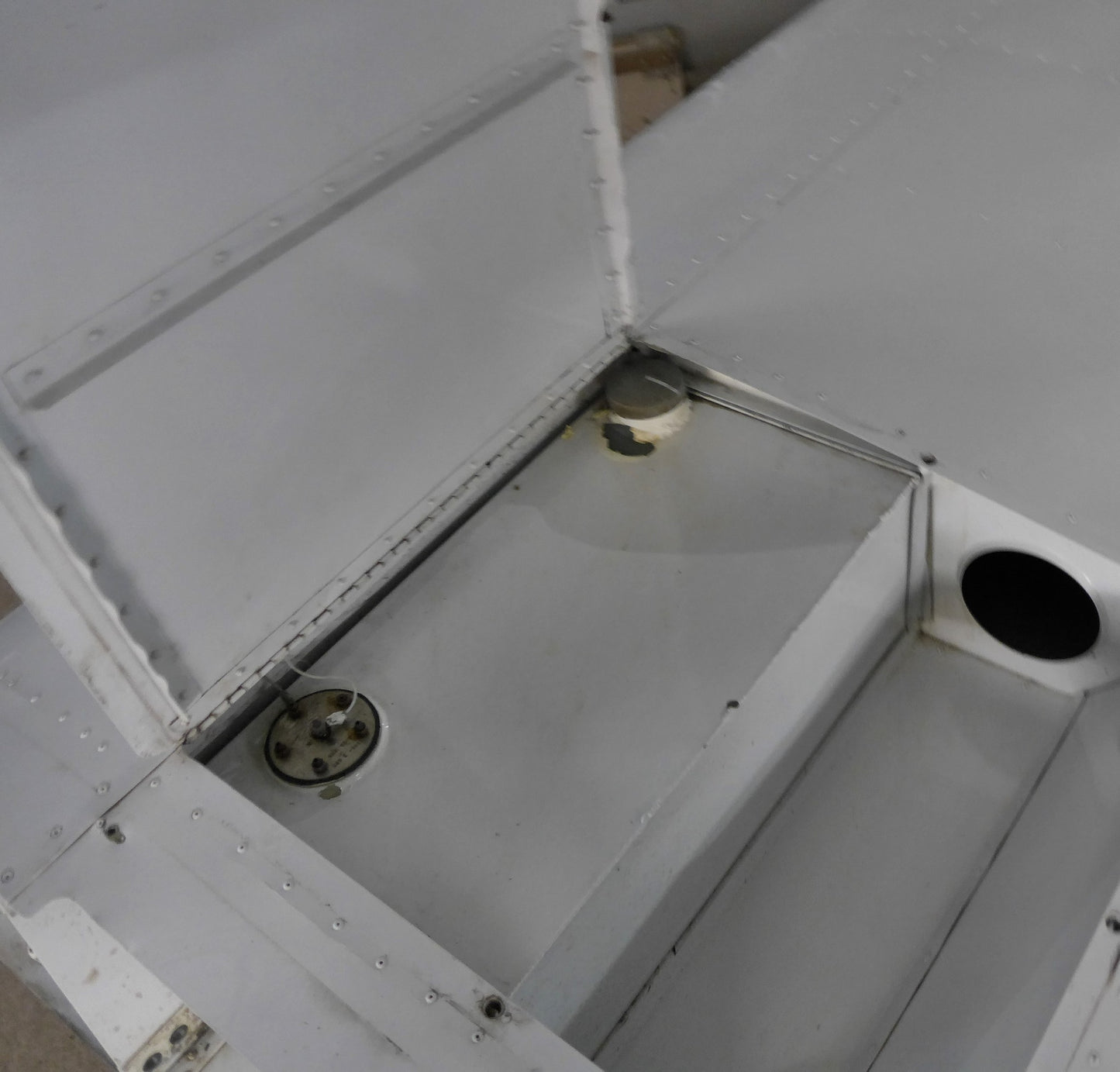 Wing Assembly - R/H - CH601HD (A/R)