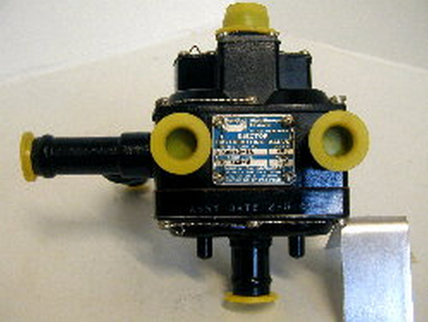 Ejector Distributing Valve (N/S)