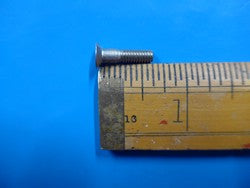 Machine Screw CR 8/32TH. 21/32L.