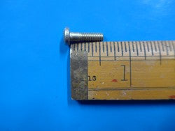 Machine Screw 8 x 9/16