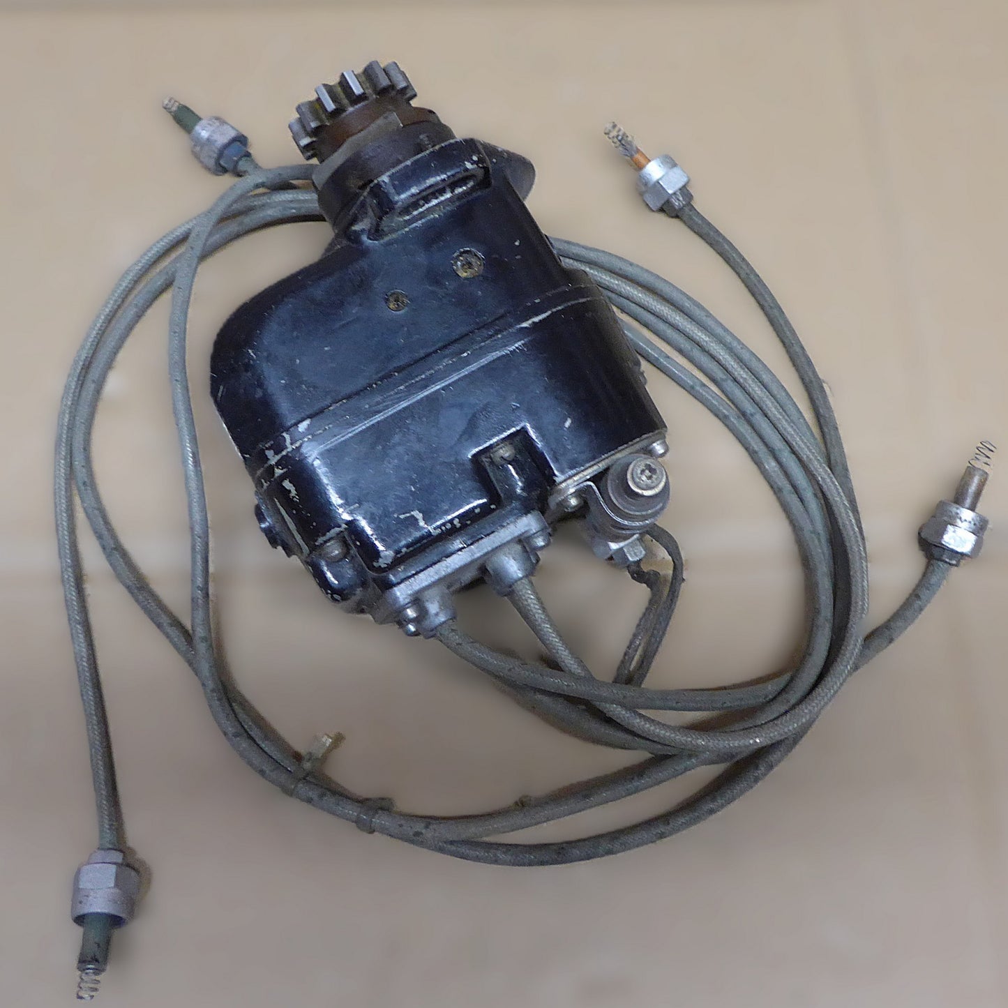 Bendix S4LN-21 Magneto LH - C/W: Impulse & Harness (A/R)