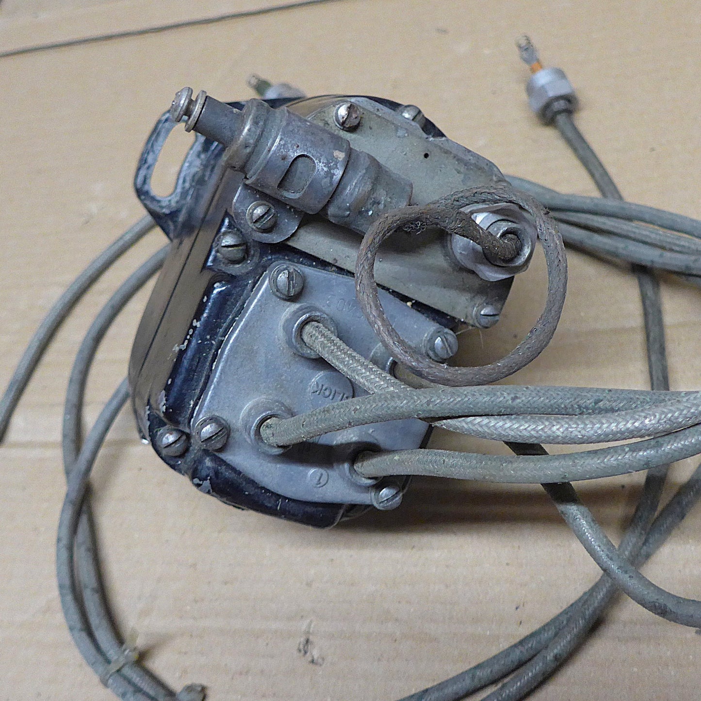 Bendix S4LN-21 Magneto LH - C/W: Impulse & Harness (A/R)