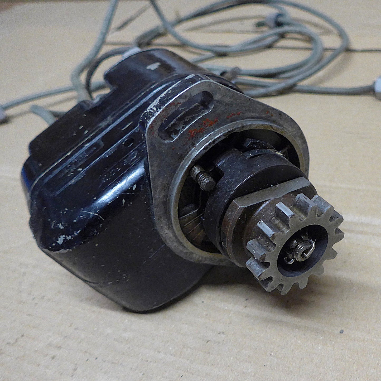 Bendix S4LN-21 Magneto LH - C/W: Impulse & Harness (A/R)