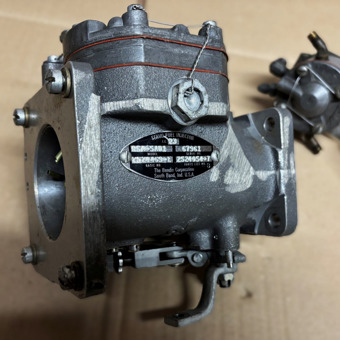 Bendix Servo Fuel Injector RSA-5AD1 & Flow Divider (A/R)