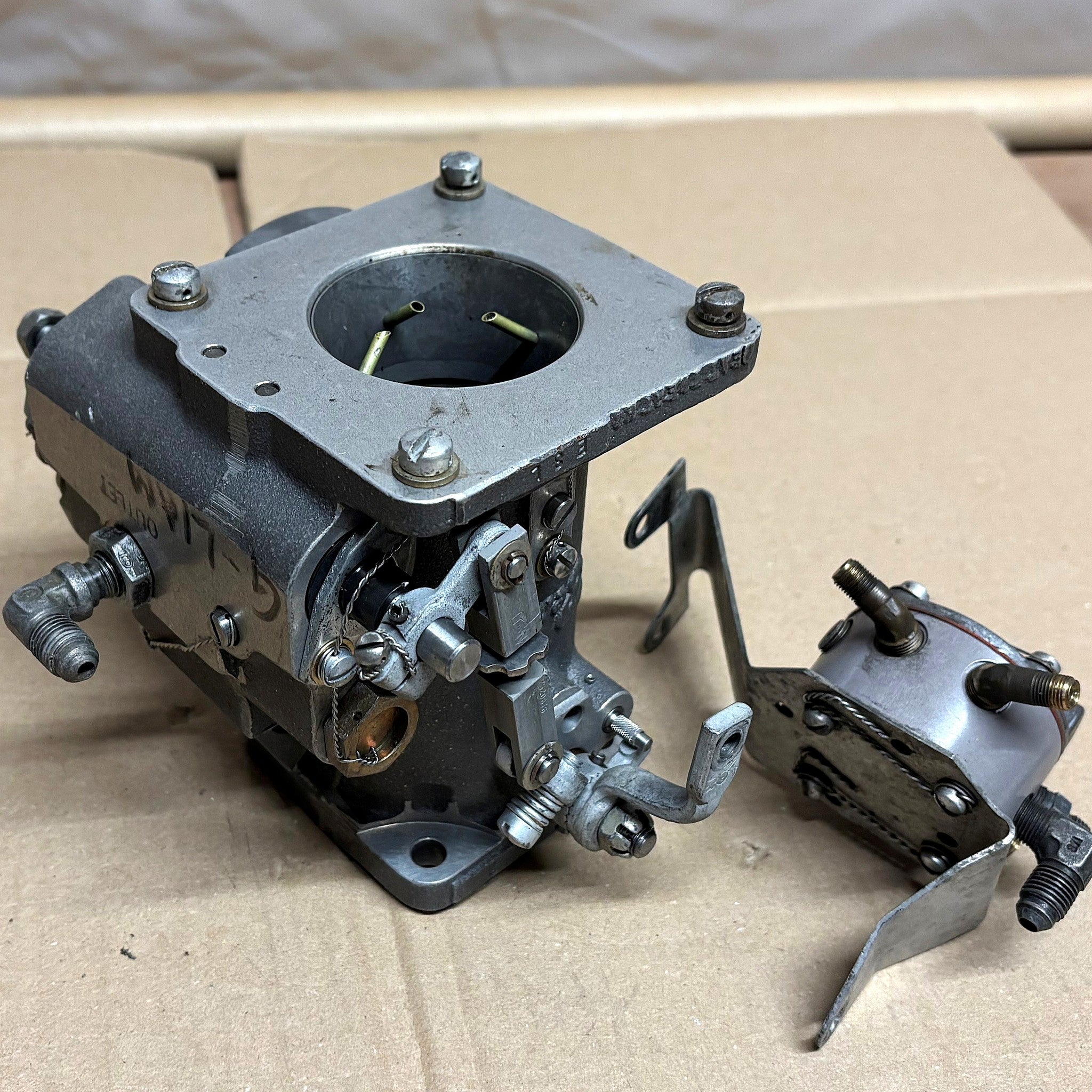 Bendix Servo Fuel Injector RSA-5AD1 & Flow Divider (A/R
