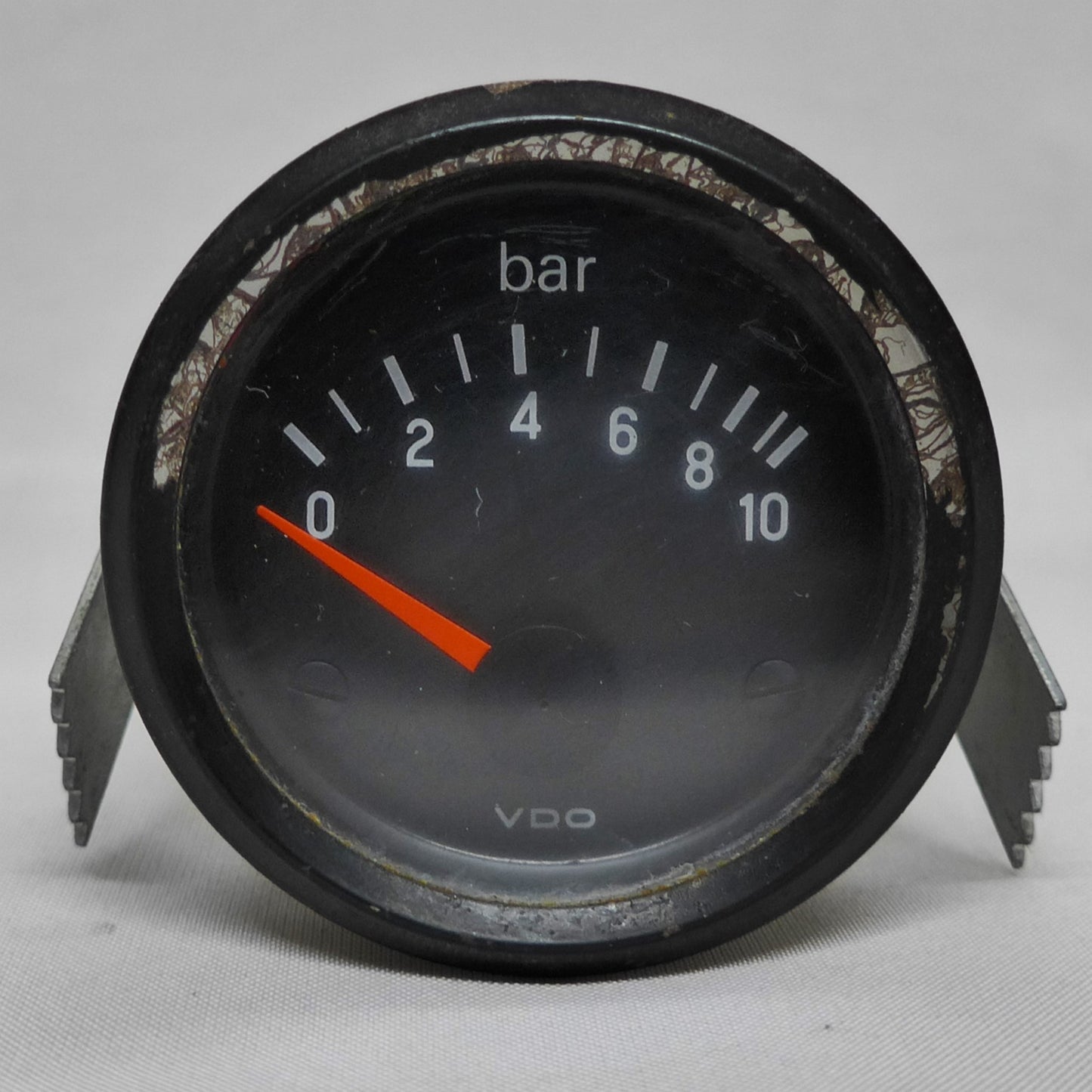 VDO Oil Pressure Gauge 0-10 Bar - 52mm (A/R)