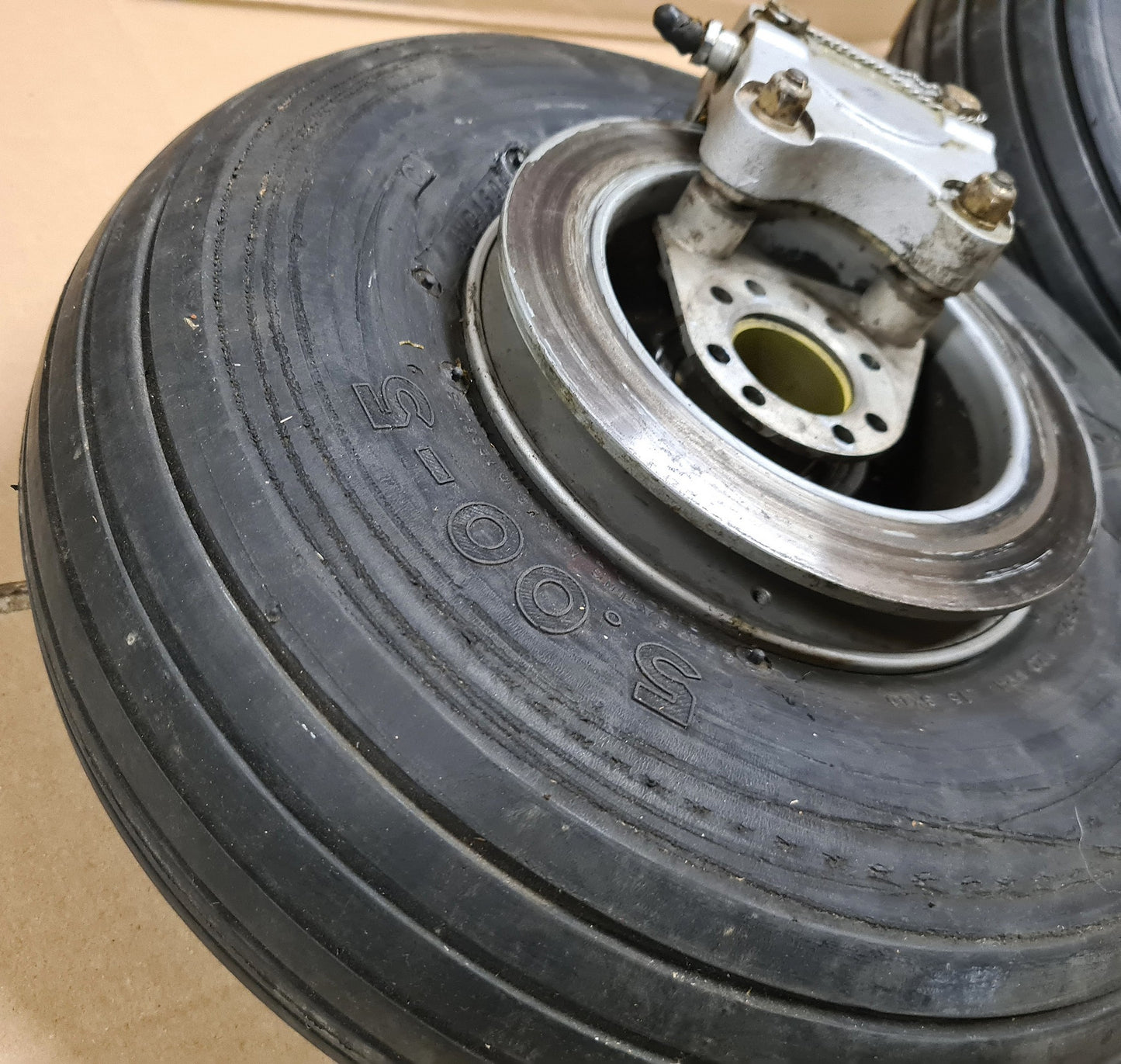 Cleveland Main Wheel & Brake Assembly Pair - 5.00-5 (A/R)