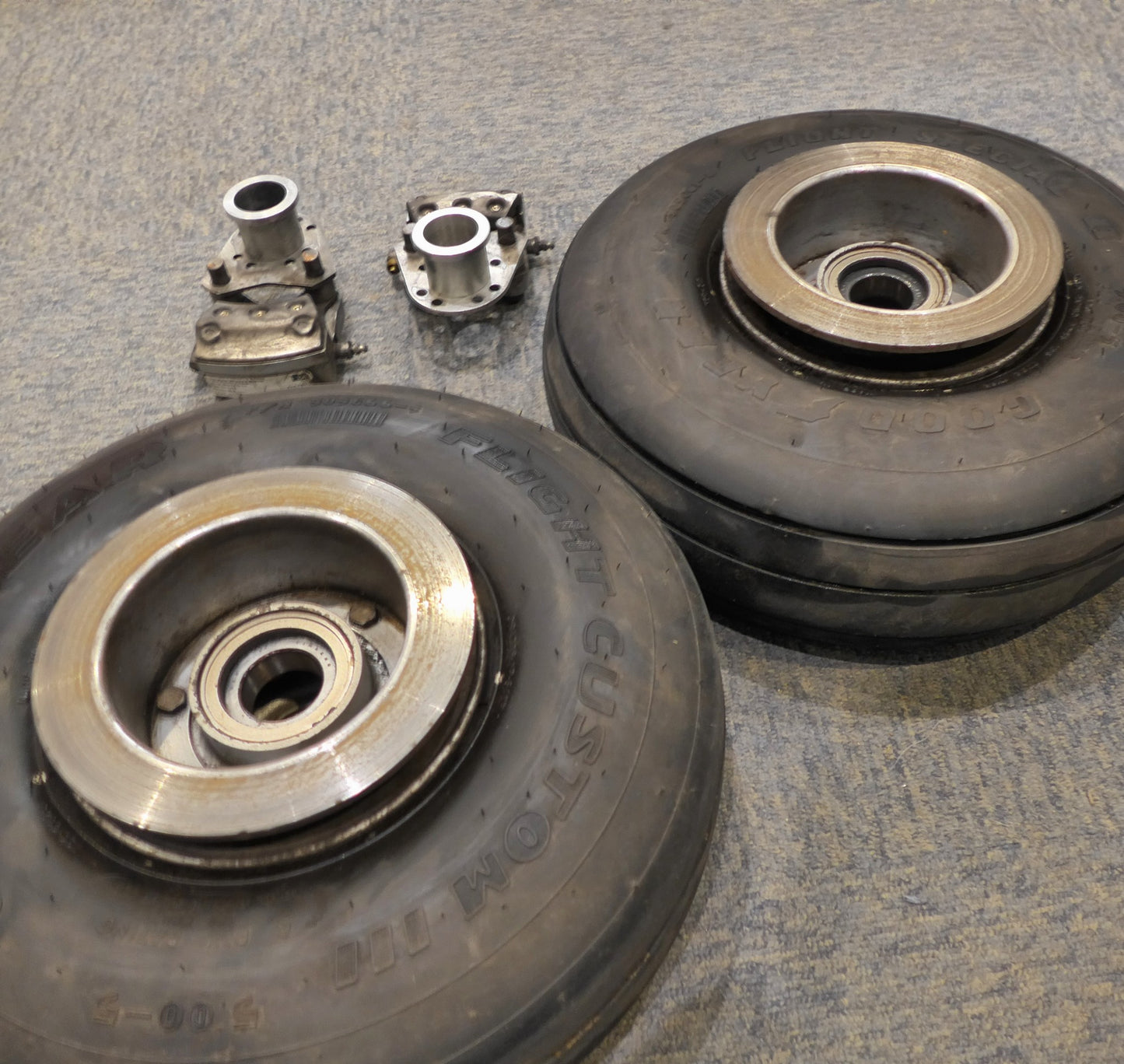 Cleveland Main Wheel & Brake Assembly Pair - 5.00-5 (A/R)
