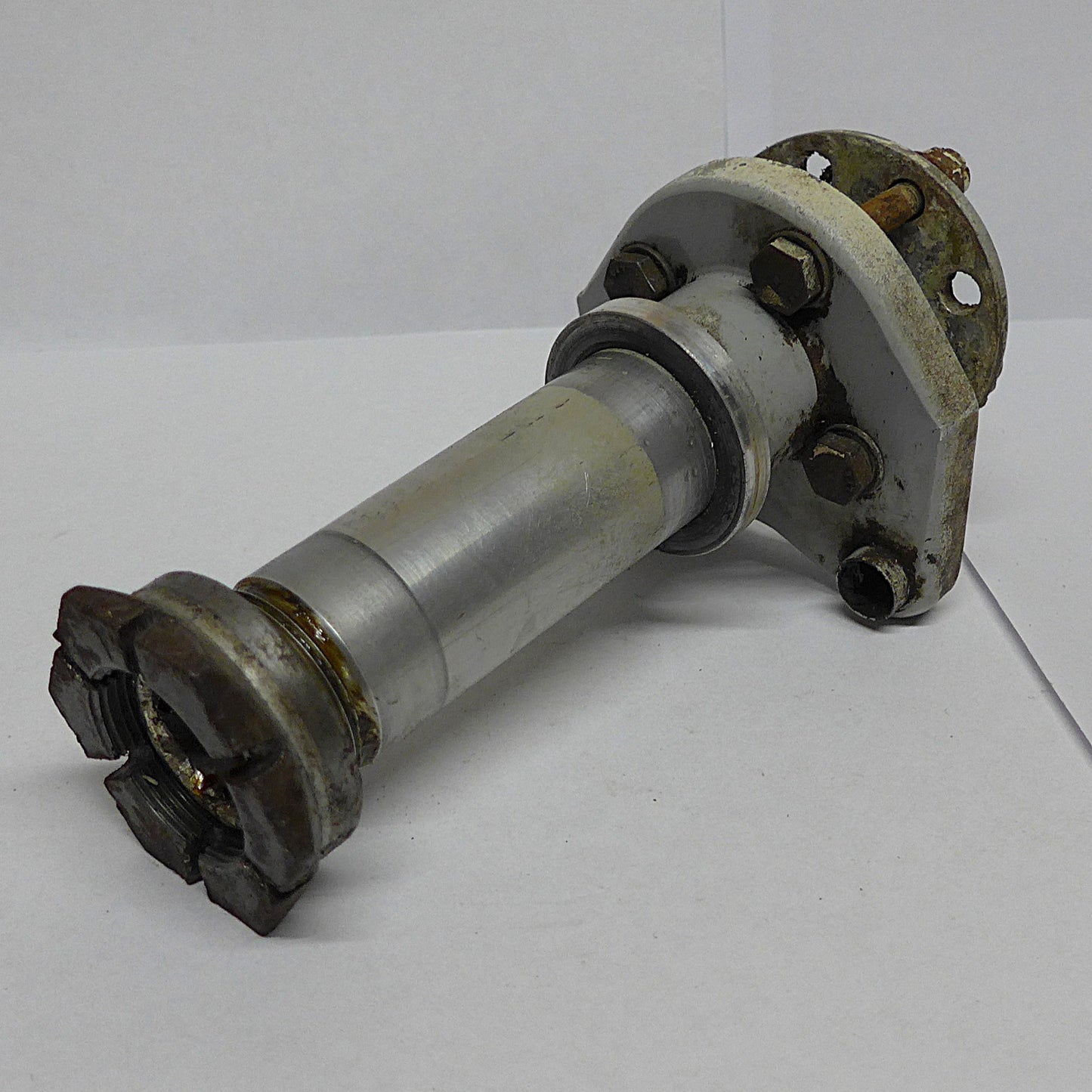 Stub Axle - PA38-112 (A/R)
