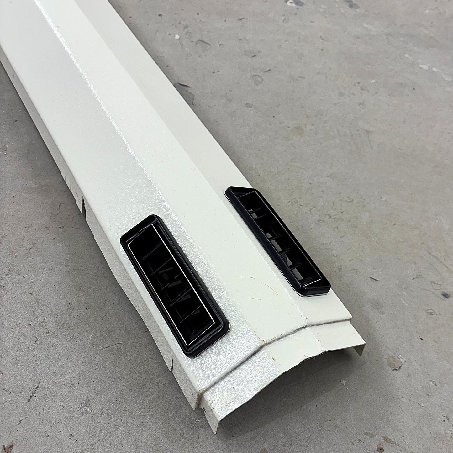 Duct Assembly - Air Condition - With Louvers PA28 (A/R)