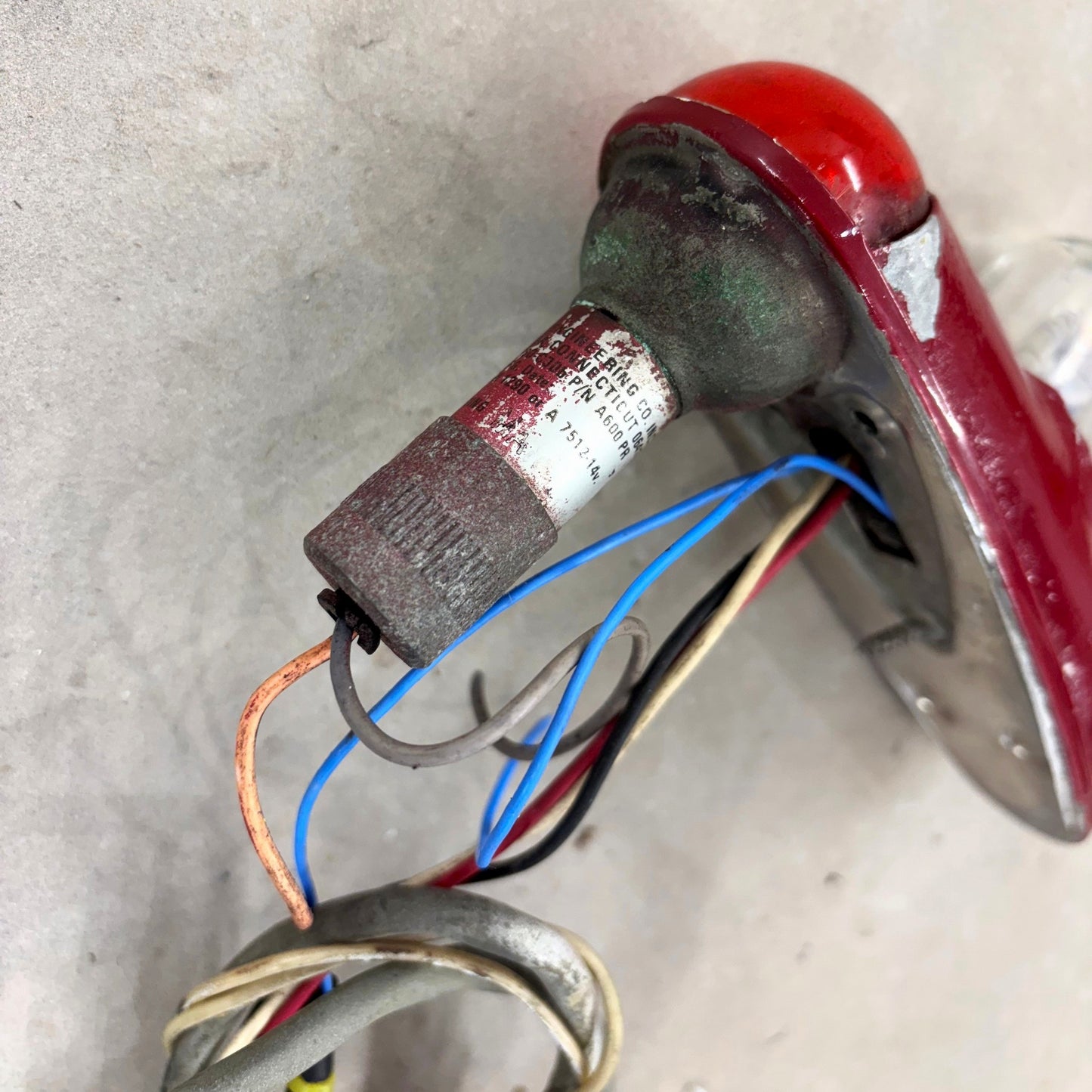 Whelen 14V Wing Tip Strobe Assembly - Port (A/R)