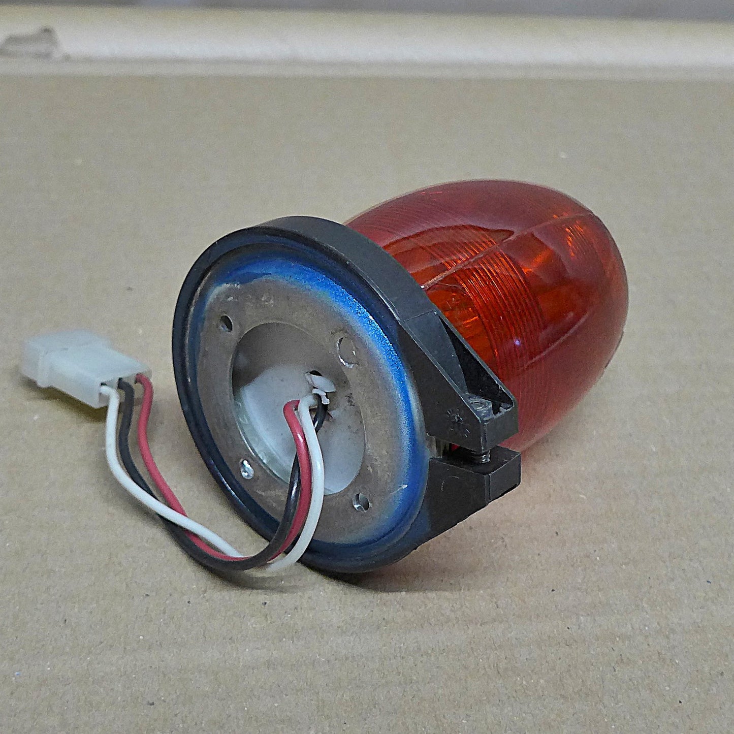 Whelen Tail Boom Strobe Beacon & Mount (A/R)