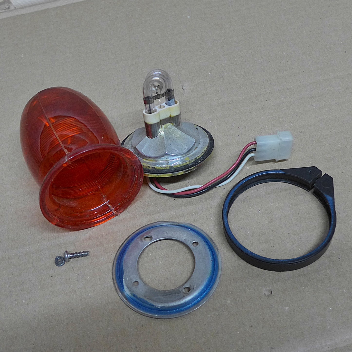 Whelen Tail Boom Strobe Beacon & Mount (A/R)