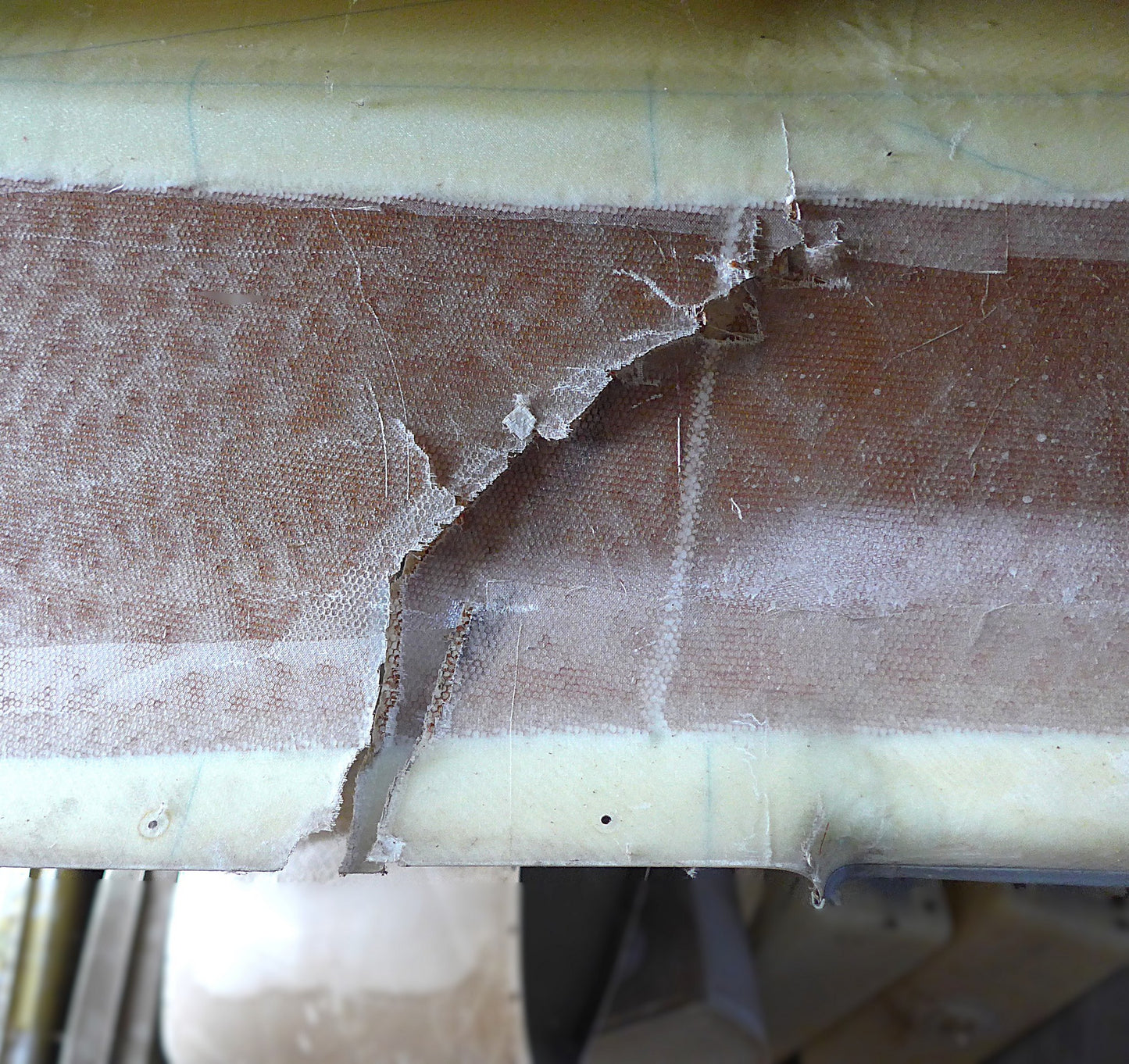 Top & Bottom Fuselage Clamshells - Ikarus C42A (A/R)