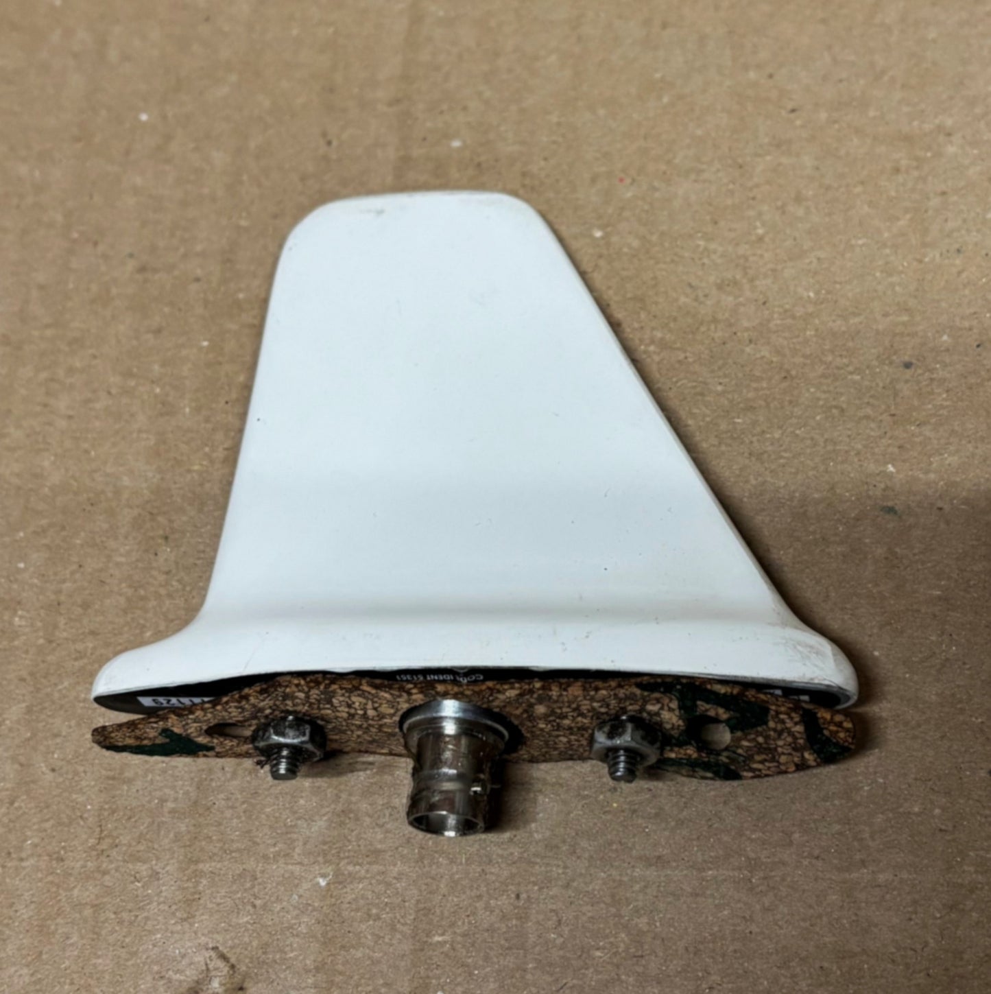 Commant Antenna - DME Transponder (A/R)