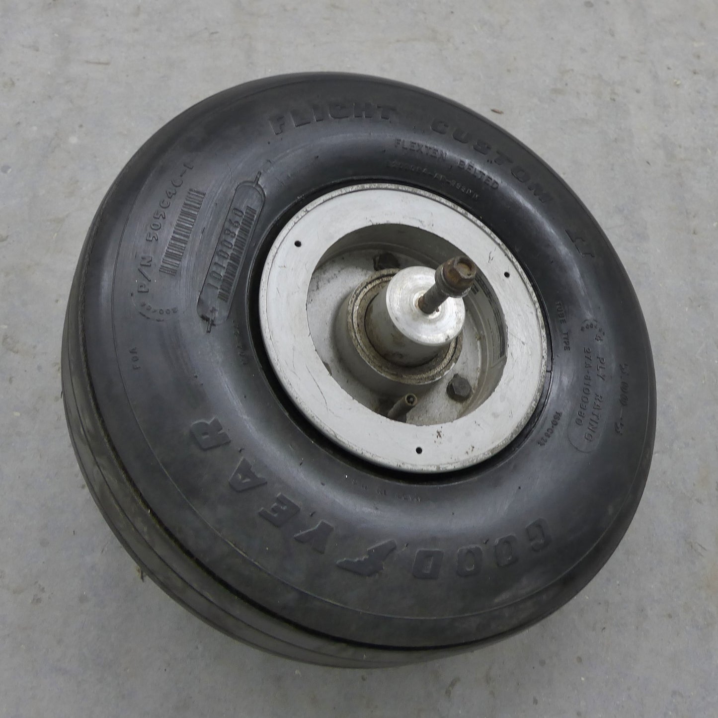 Cleveland 40-77B Nose Wheel 5.00-5 - C/W Tyre & Axle (A/R)