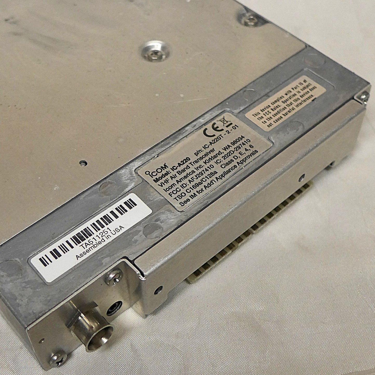 Icom IC-A220 VHF Transceiver - TSO'd (A/R)