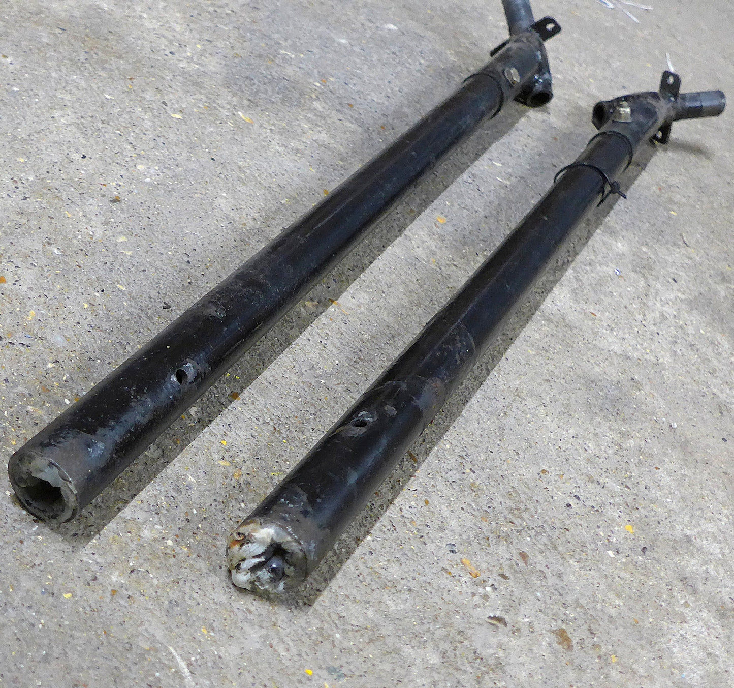 Main Gear Legs - Pair - Early S-6 Parallel Tube
