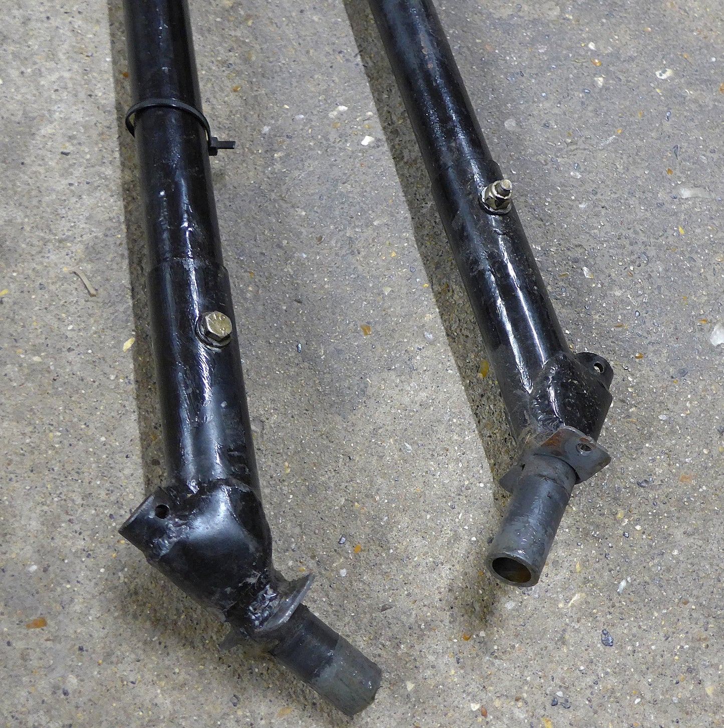 Main Gear Legs - Pair - Early S-6 Parallel Tube