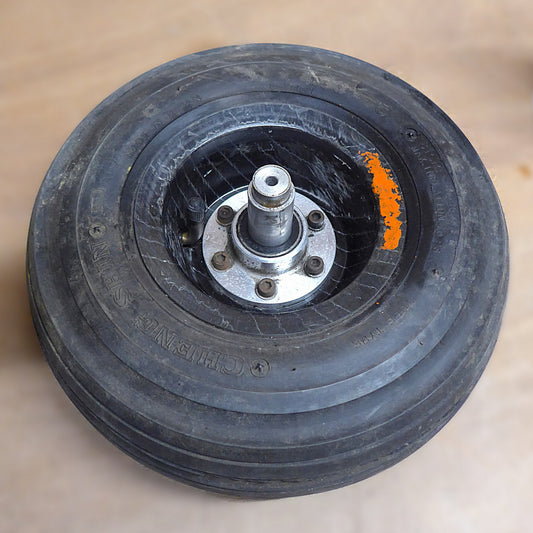 Carbon Fibre 4.00-5 Nosewheel, Tyre & Axle Assy - MCR-01 (A/R)